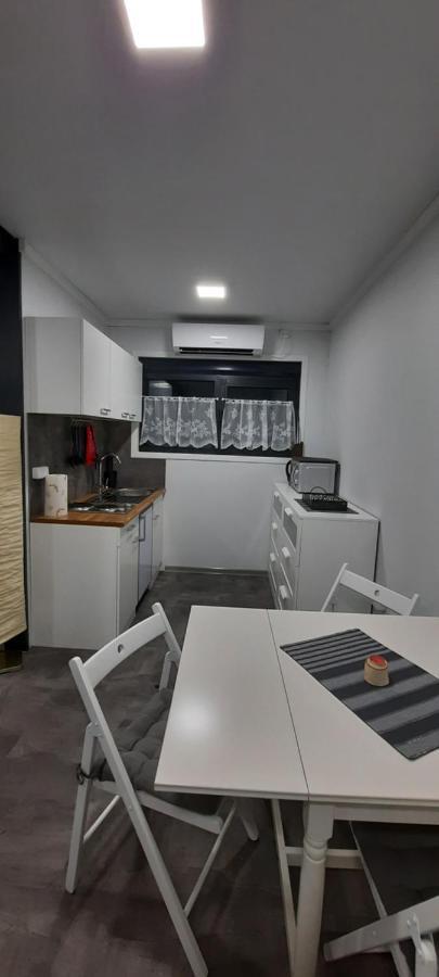 Gemuetliches Tiny Home Mit 30M2 Inklusive Kochmoeglichkeit Lenzing Bagian luar foto