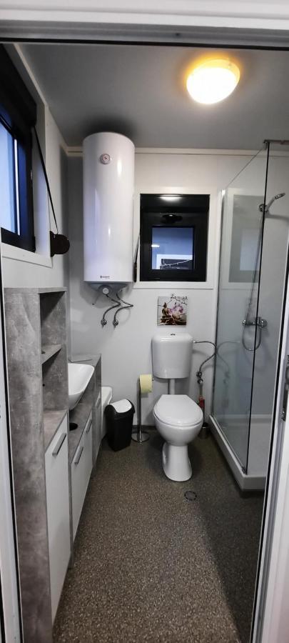 Gemuetliches Tiny Home Mit 30M2 Inklusive Kochmoeglichkeit Lenzing Bagian luar foto