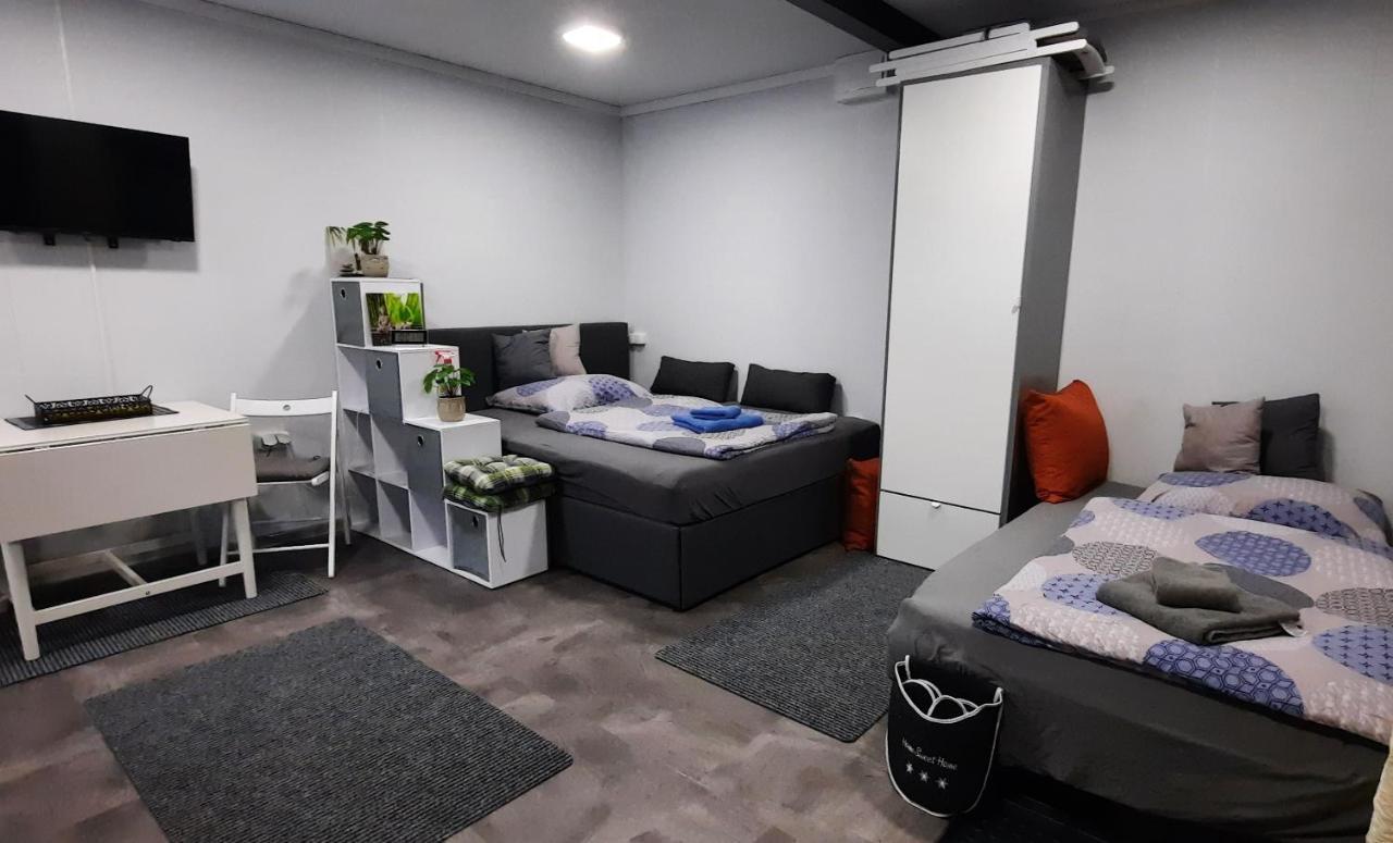 Gemuetliches Tiny Home Mit 30M2 Inklusive Kochmoeglichkeit Lenzing Bagian luar foto